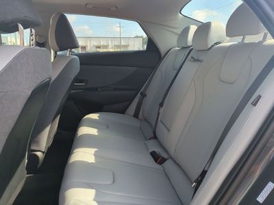 2024 Hyundai Elantra - Photo 14