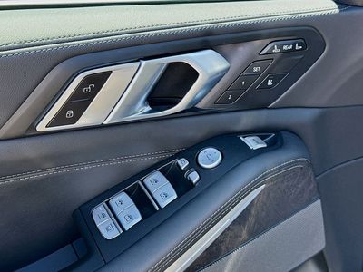 2023 BMW X7 - Photo 23