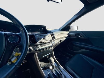 2017 Honda Accord - Photo 26