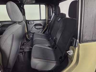 2025 Jeep Gladiator - Photo 25