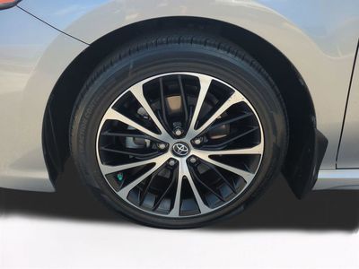 2019 Toyota Camry - Photo 11