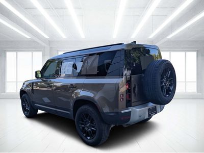 2025 Land Rover Defender 110 - Photo 5