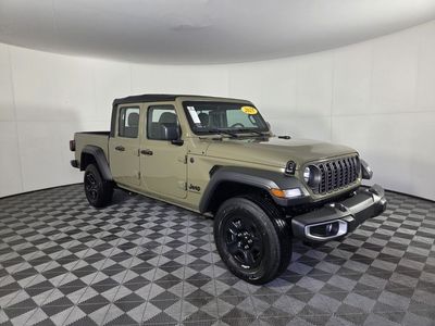 2025 Jeep Gladiator - Photo 2