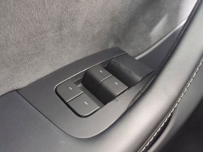 2023 Tesla Model Y - Photo 30