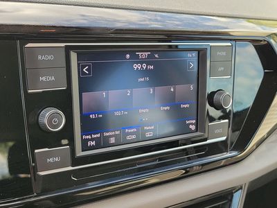 2024 Volkswagen Taos - Photo 27
