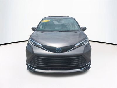 2021 Toyota Sienna - Photo 3