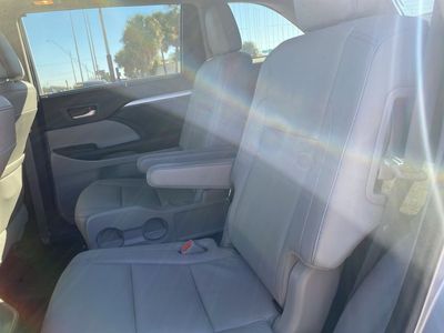 2017 Toyota Highlander - Photo 12