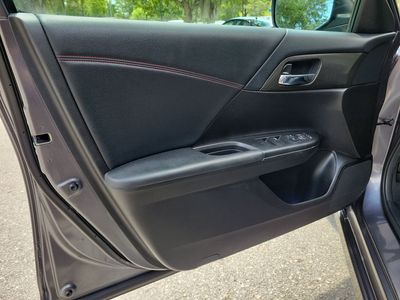 2017 Honda Accord - Photo 18