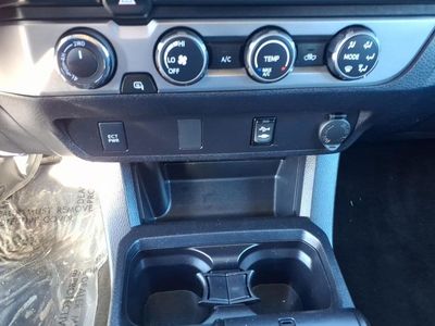 2019 Toyota Tacoma - Photo 18