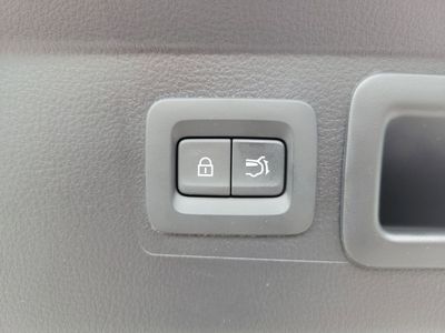 2025 Mazda CX-50 Hybrid - Photo 10