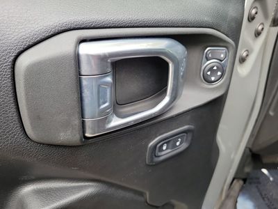 2022 Jeep Wrangler - Photo 18