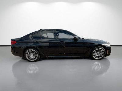 2020 BMW 5 Series - Photo 2