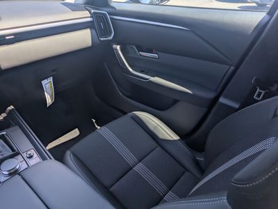 2026 Mazda CX-50 - Photo 16