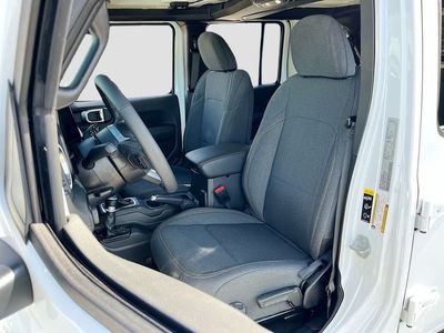 2025 Jeep Wrangler - Photo 20
