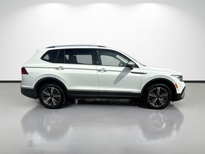 2024 Volkswagen Tiguan - Photo 2