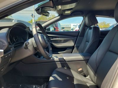 2026 Mazda Mazda3 - Photo 2