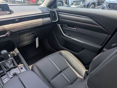 2026 Mazda CX-50 - Photo 16
