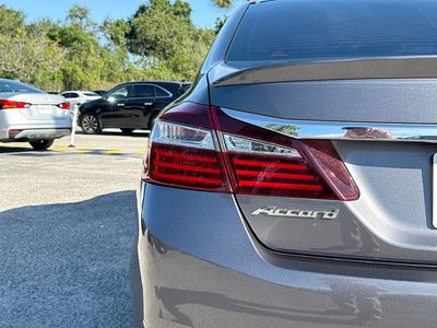 2017 Honda Accord - Photo 10