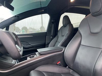 2023 Tesla Model X - Photo 9