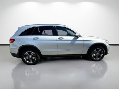 2017 Mercedes-Benz GLC - Photo 2