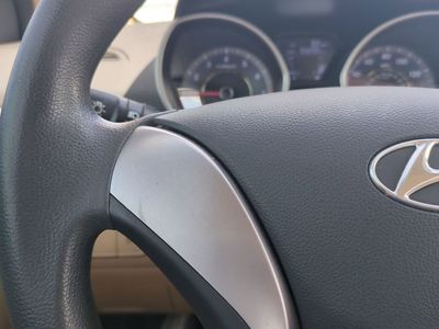 2013 Hyundai Elantra - Photo 30