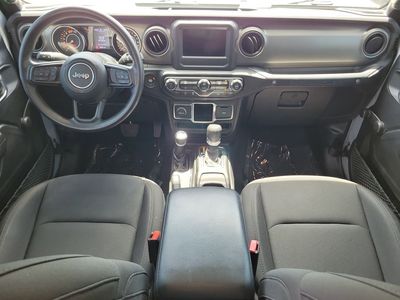2022 Jeep Wrangler - Photo 14