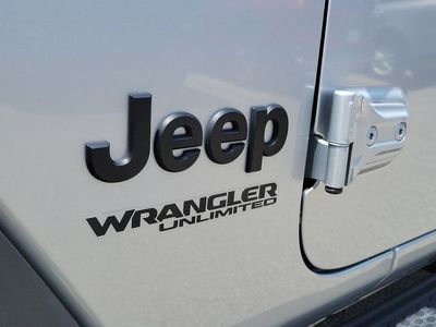 2022 Jeep Wrangler - Photo 7