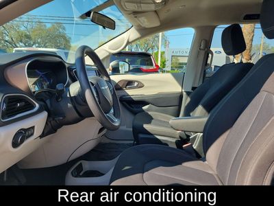 2022 Chrysler Voyager - Photo 2