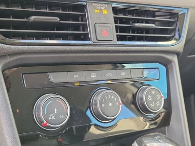 2024 Volkswagen Taos - Photo 29