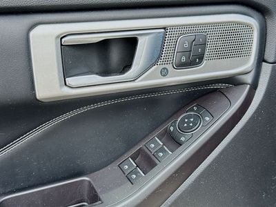 2020 Ford Explorer - Photo 23