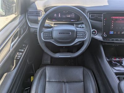 2024 Jeep Wagoneer - Photo 14