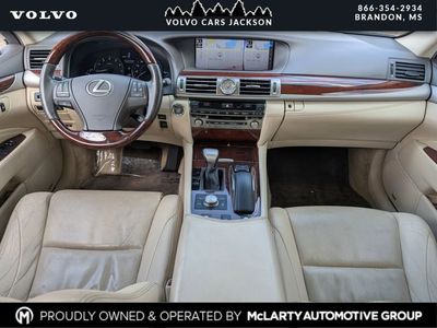 2016 Lexus LS - Photo 9