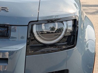2026 Land Rover Defender 110 - Photo 10