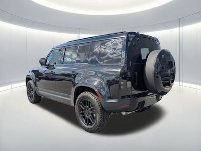 2026 Land Rover Defender 110 - Photo 3