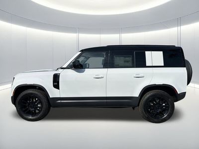 2026 Land Rover Defender 110 - Photo 2
