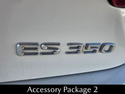 2017 Lexus ES - Photo 13