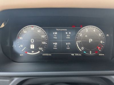 2026 Land Rover Defender 130 - Photo 25