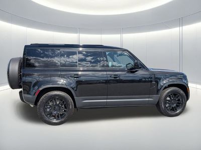 2026 Land Rover Defender 110 - Photo 5