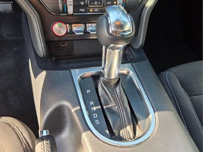 2022 Ford Mustang - Photo 28