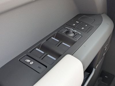 2026 Land Rover Defender 110 - Photo 23