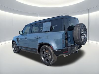 2026 Land Rover Defender 110 - Photo 7
