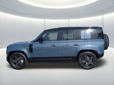 2026 Land Rover Defender 110 - Photo 8