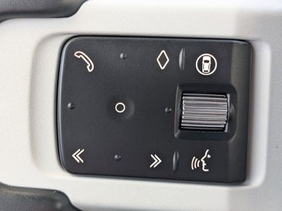 2025 Land Rover Defender 110 - Photo 23