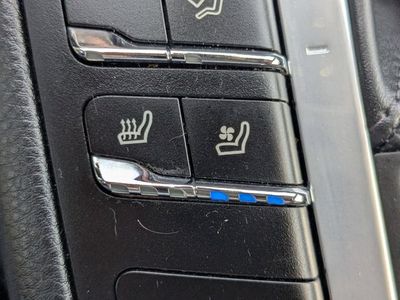 2021 Porsche Macan - Photo 22