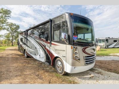 2017 Thor Motor Coach Challenger - Photo 1