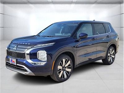 2025 Mitsubishi Outlander — rear three-quarter view