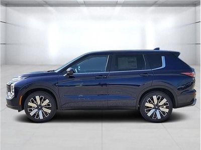 2025 Mitsubishi Outlander — interior view