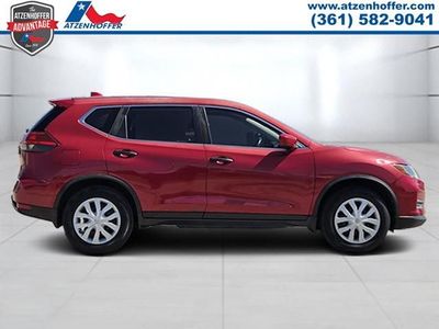 2017 Nissan Rogue — side profile view