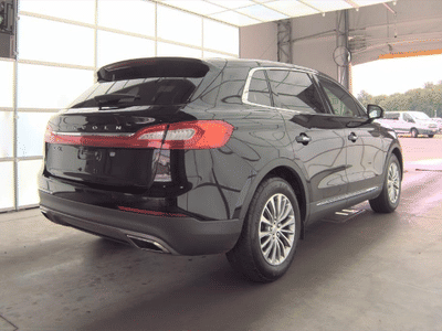 2017 Lincoln MKX — rear three-quarter view