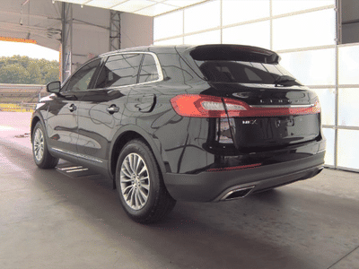 2017 Lincoln MKX — interior view